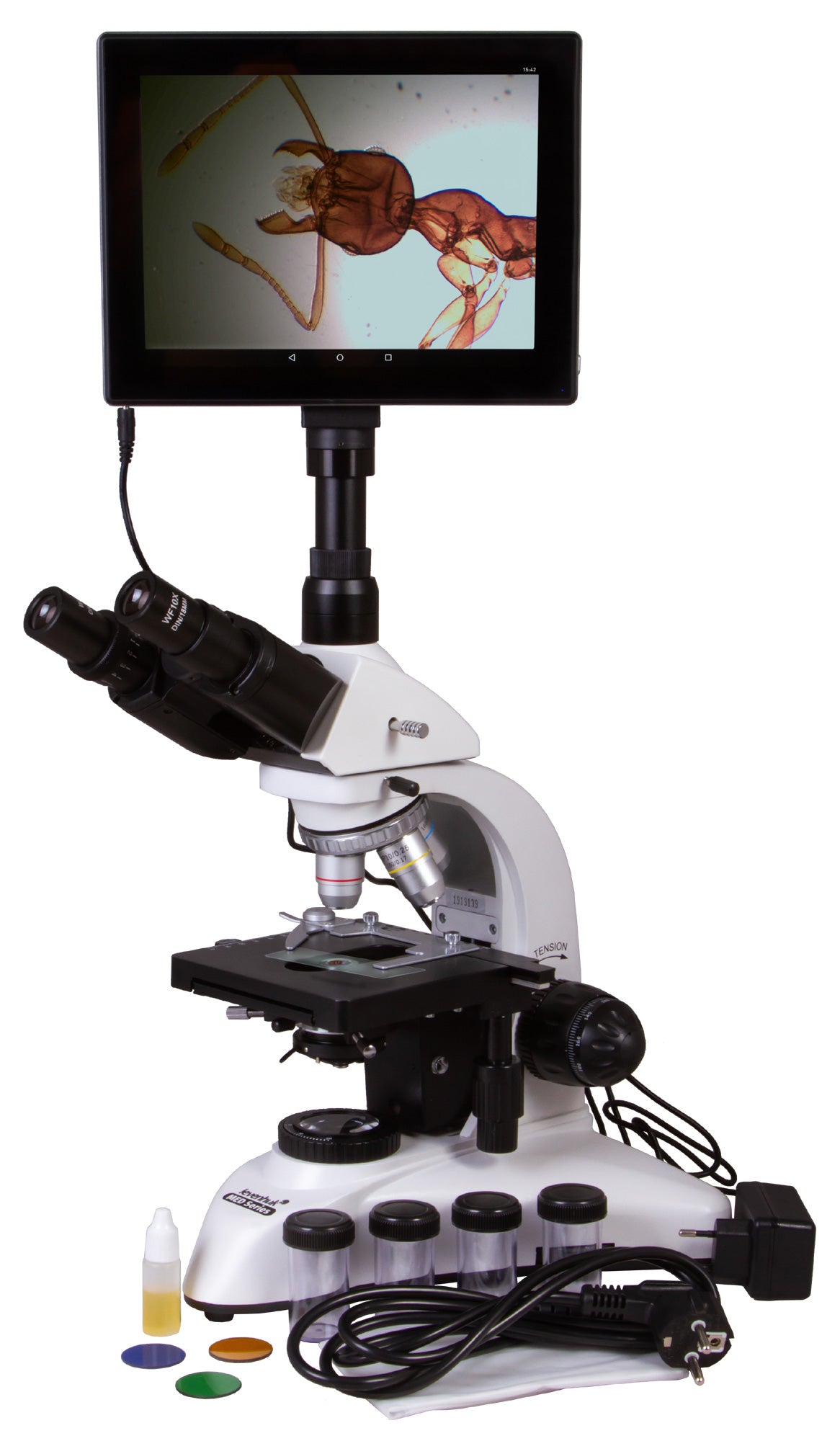 Microscopio trinoculare digitale Levenhuk MED D20T LCD