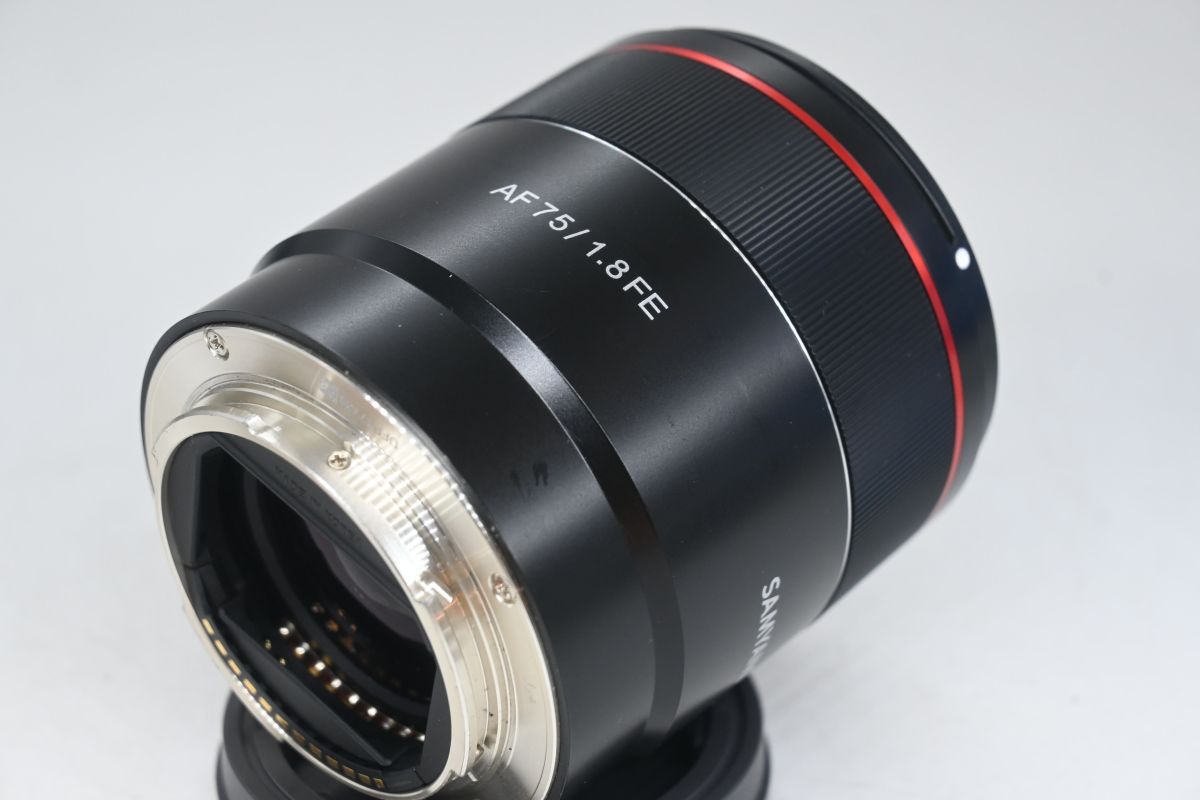 Samyang 75mm f/1.8 AF X Sony E