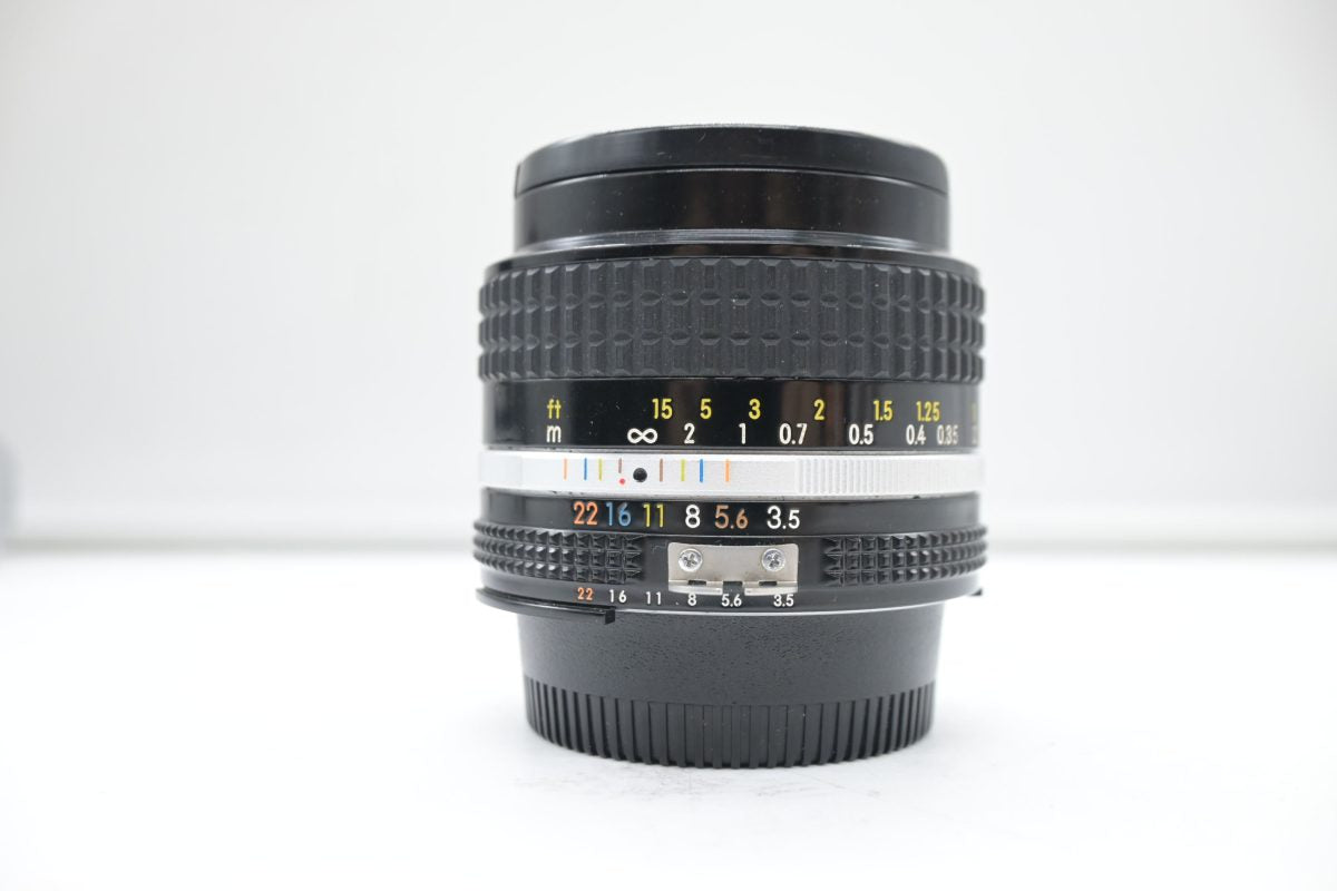 Nikon 28mm f/3.5