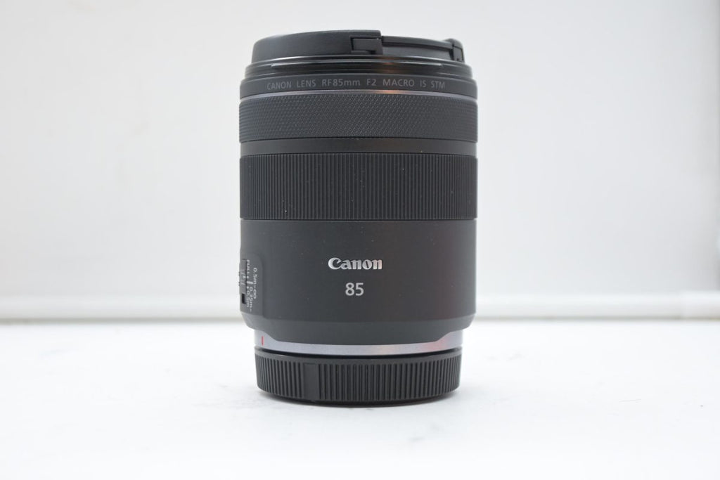 Canon RF 85mm F2 Macro IS STM