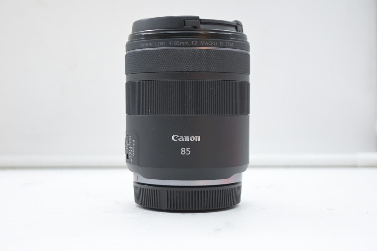 Canon RF 85mm F2 Macro IS STM