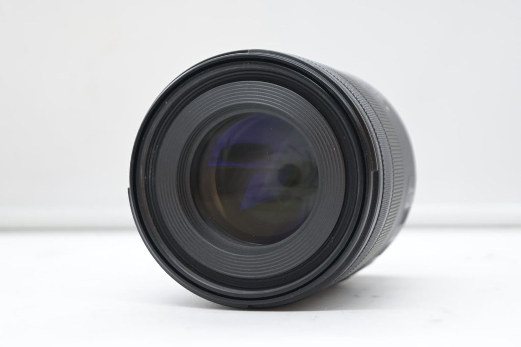 Canon RF 85mm F2 Macro IS STM
