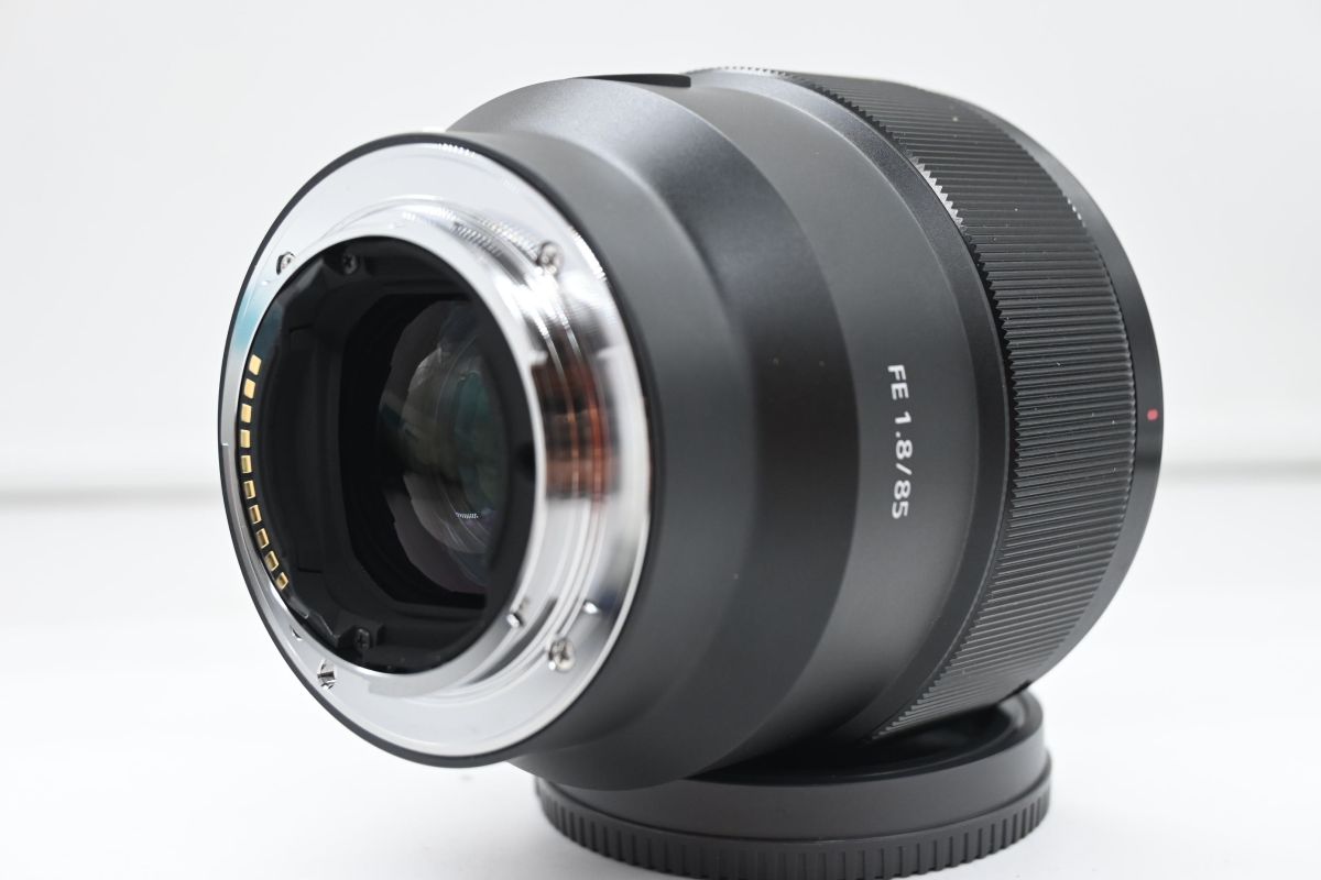 Sony FE 85mm f/1.8