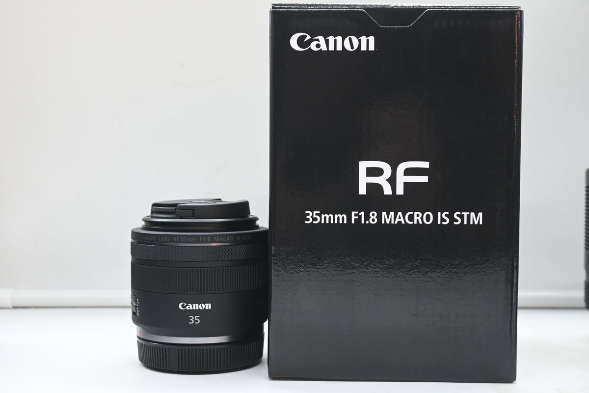 Canon RF 35mm f/1.8 Macro IS STM
