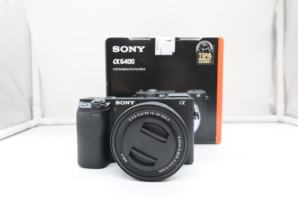 Sony ALPHA 6400 + 16-50mm f/3.5-5.6 II