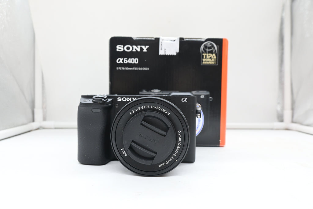 Sony ALPHA 6400 + 16-50mm f/3.5-5.6 II