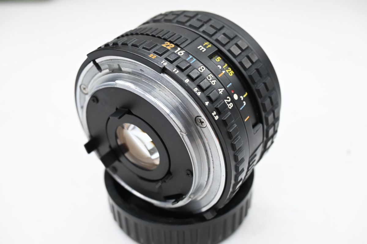 Nikon 28mm f/2.8