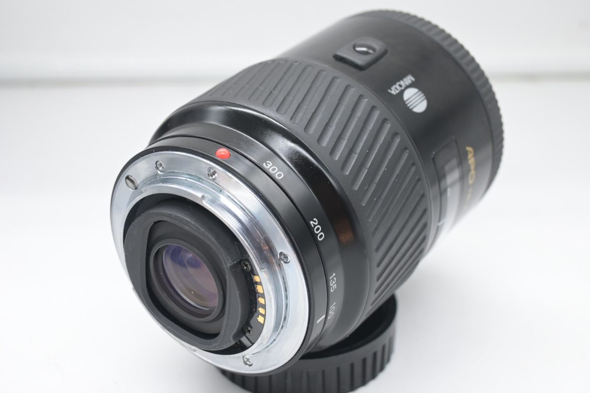 Minolta AF 100-300mm f/4.5-5.6 APO - Attacco Sony A