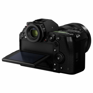 Panasonic Lumix S1R + 24/105 – Garanzia 4 anni Fowa – SCONTO IN CASSA 1900€ fino al 05/05/24