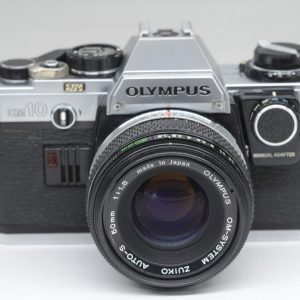 Olympus OM-10 con 50mm f 1,8 + Manuale