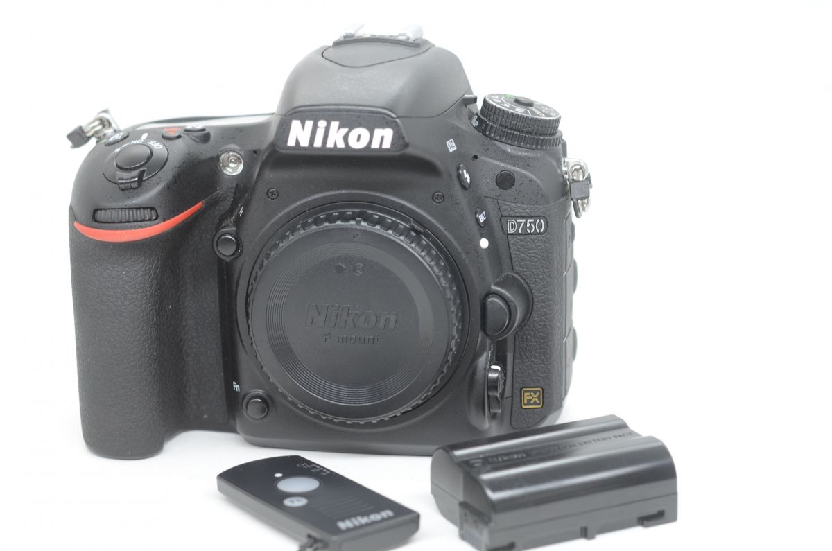 Nikon D750 Corpo + 2 Batt. + Telecomando WR-T10