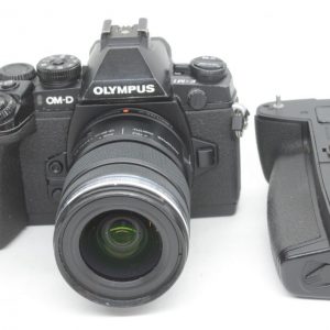Olympus OM-D E-M1 + 12/50 + Impugnatura HLD-7