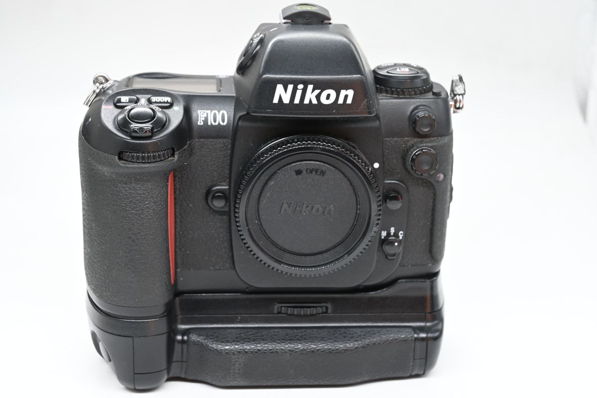 Nikon F100 Corpo