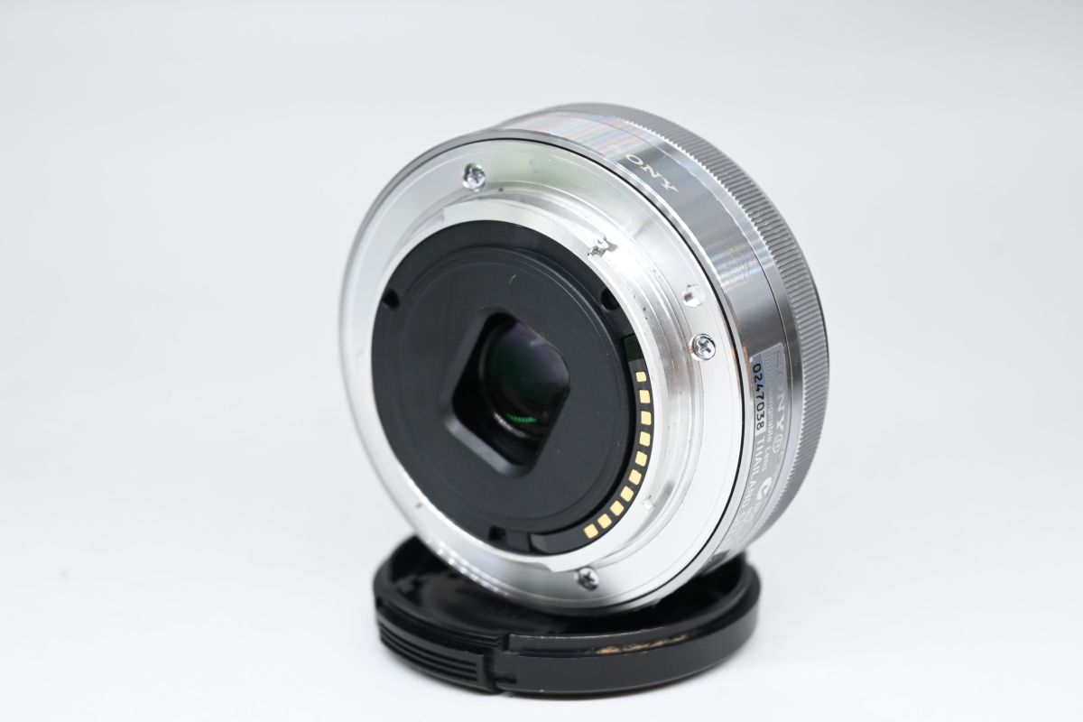 Sony E 16mm f/2.8