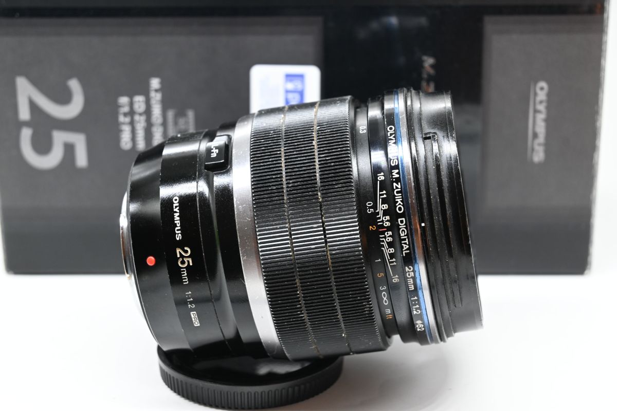 Olympus M.Zuiko Digital ED 25mm f/1.2 Pro .