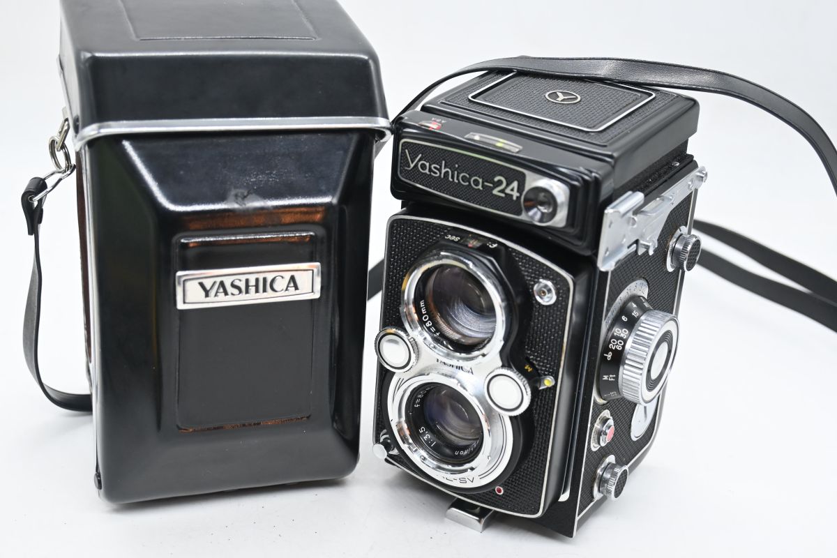 Yashica MAT 124 G + Borsa + Paraluce