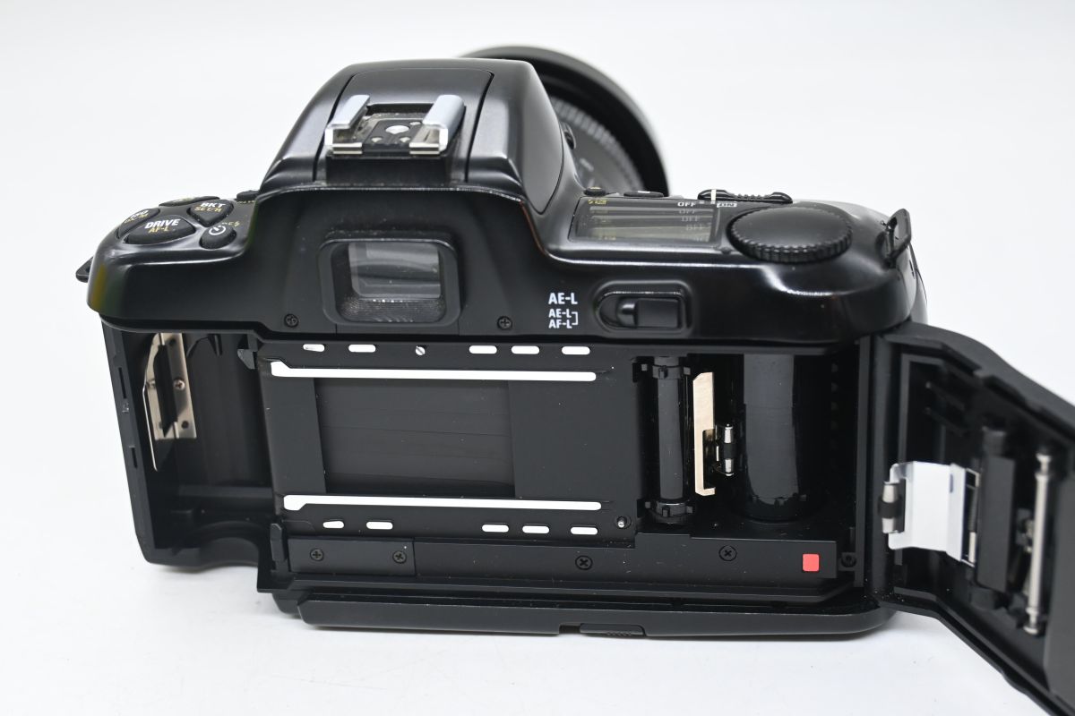 Nikon F601 + Vivitar 28/80