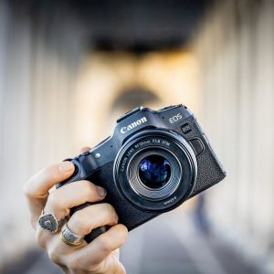 Canon EOS R8 – Garanzia Canon Italia – CASH BACK -50€ fino al 15/01/24