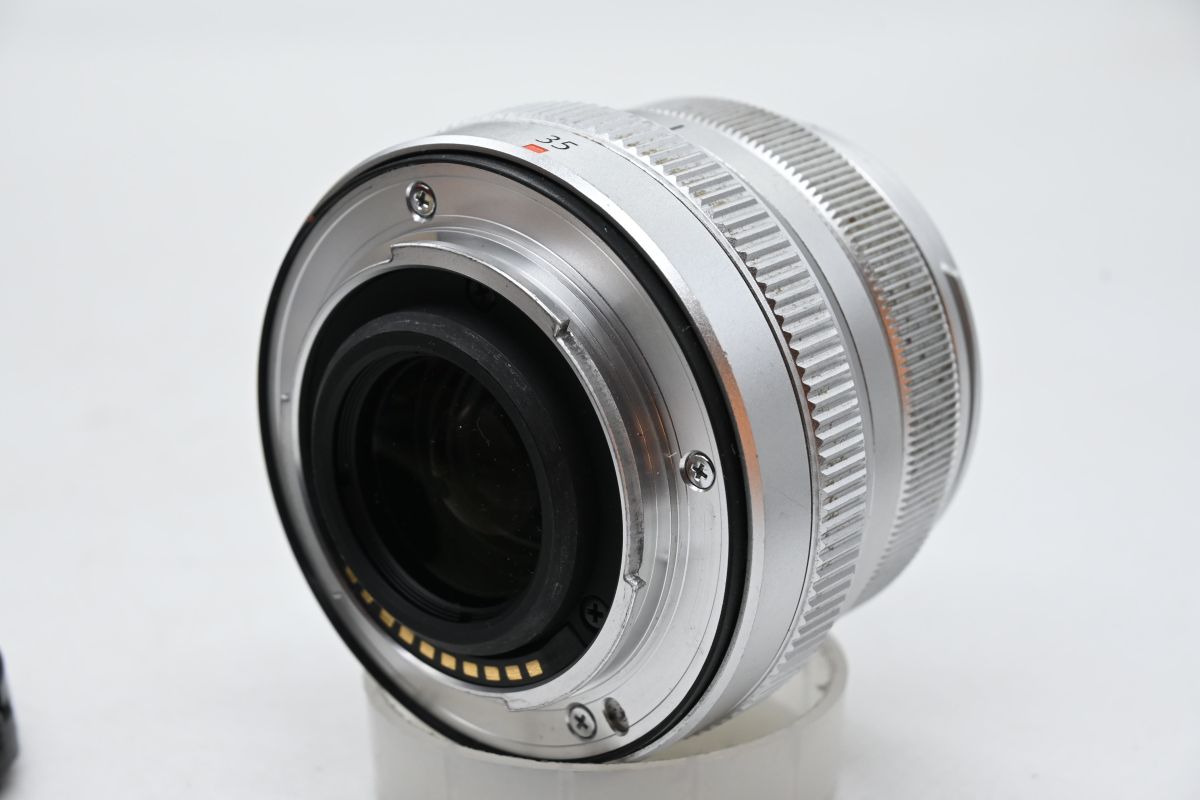 Fujifilm XF 35mm f/1.4 R Silver