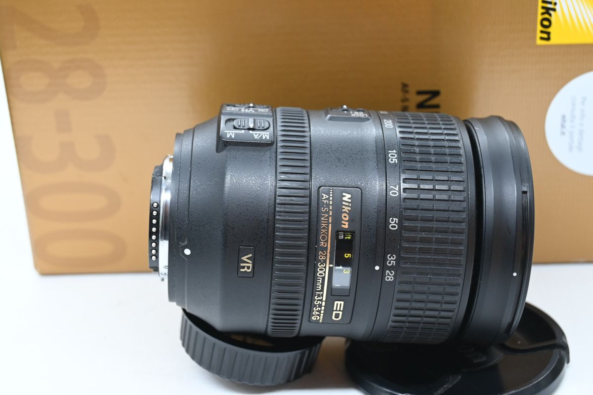 Nikon AF-S 28-300mm f/3.5-5.6 G ED VR