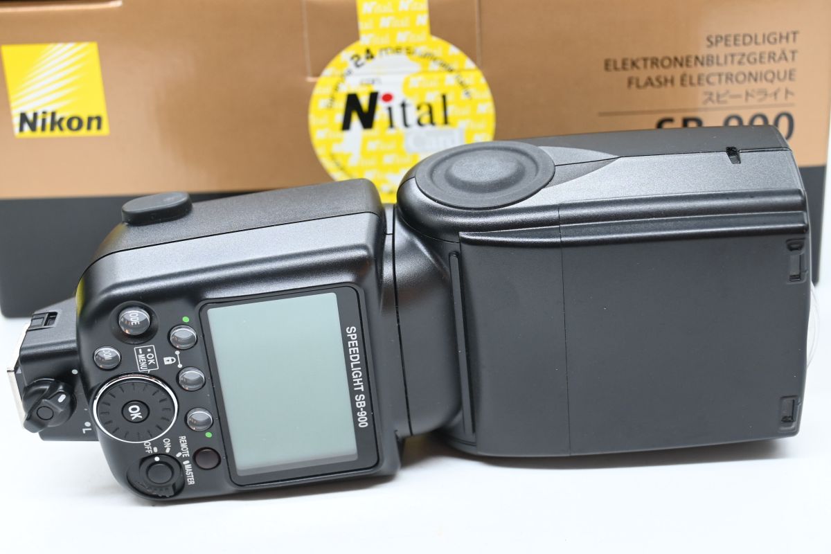 Nikon Speedlight SB-900