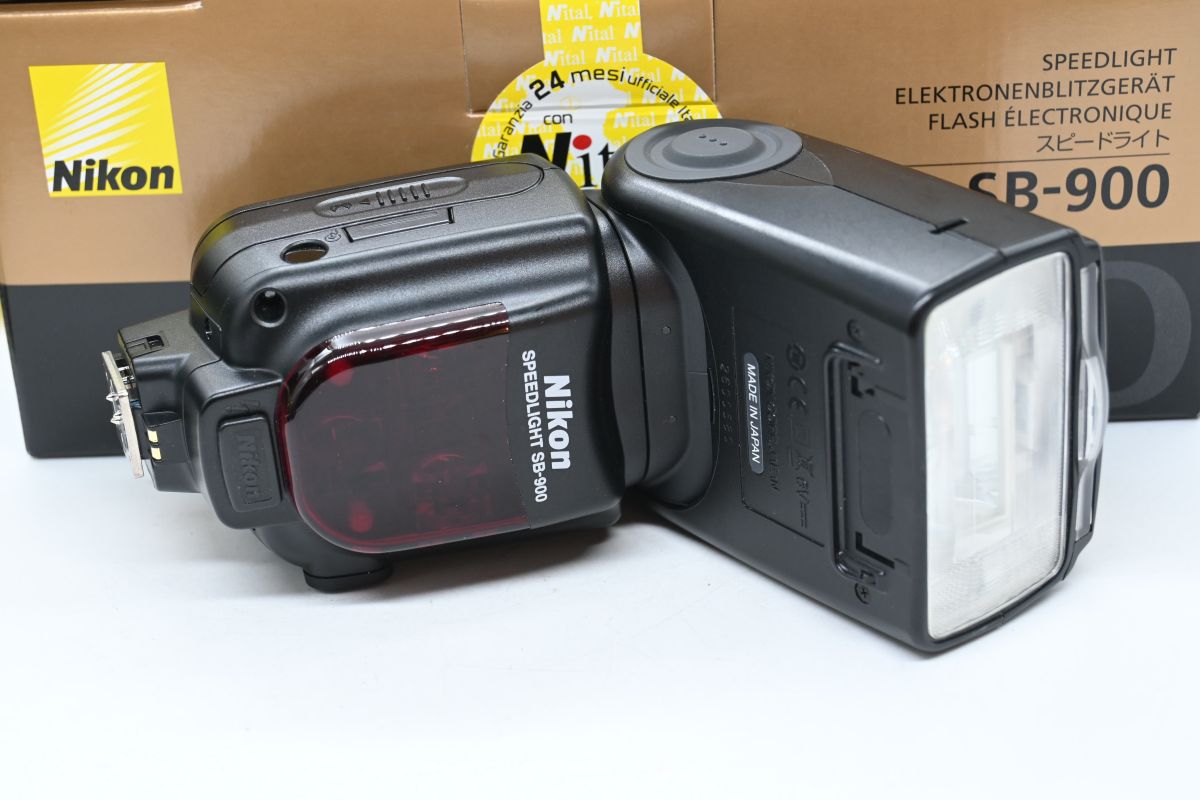 Nikon Speedlight SB-900