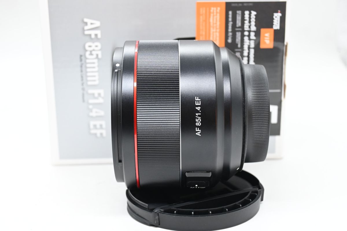 Samyang AF 85mm f/1.4 EF X Canon