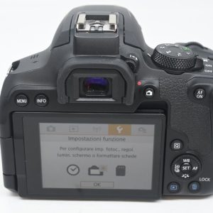 Canon 850D con 18/55 is stm