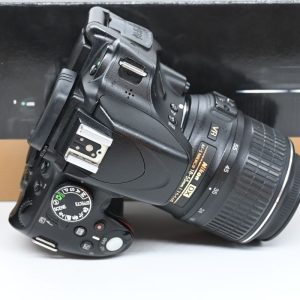 Nikon D5100 con 18/55 VR