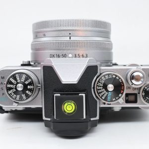 Nikon Z fc con 16/50