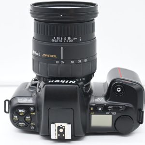 Nikon F601 con Nikon 28/105 D f 2,8-4
