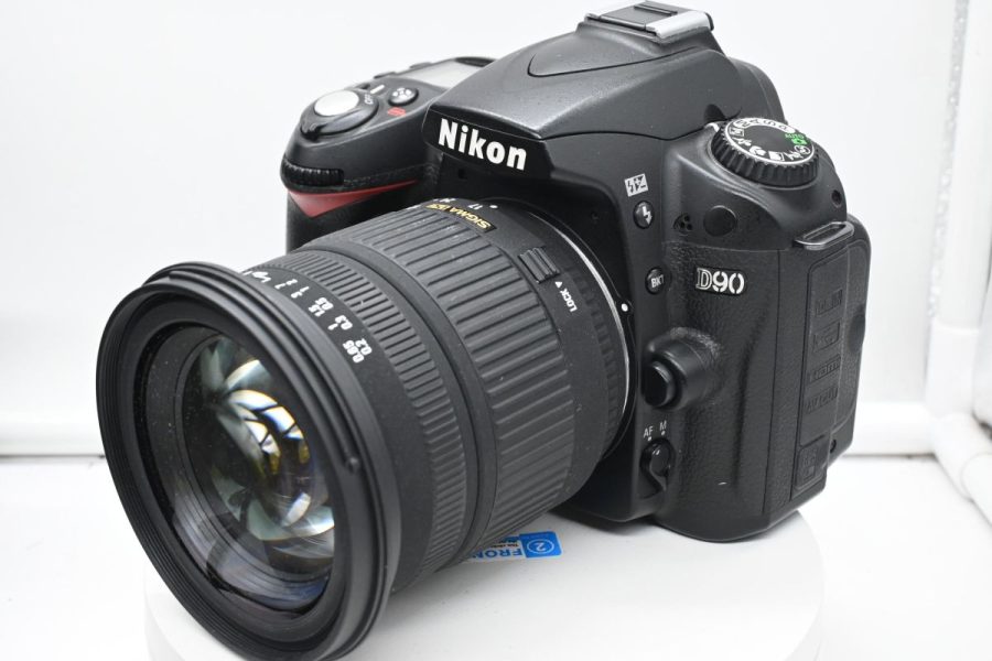 Nikon D90 con Sigma 17-70mm f/2.8-4.5
