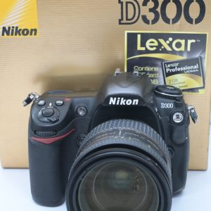 Nikon D300 con Nikkor 24-85mm f/2.8-4