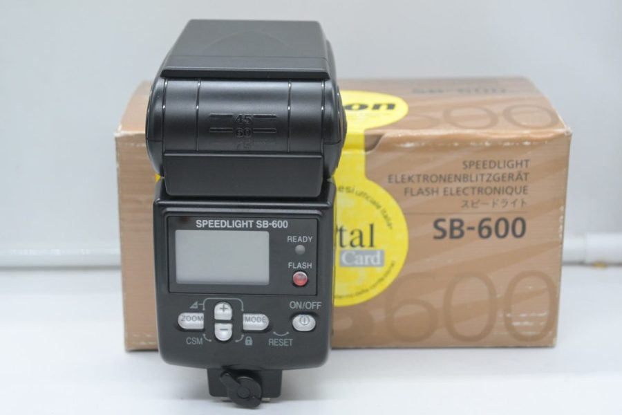 Nikon SB-600