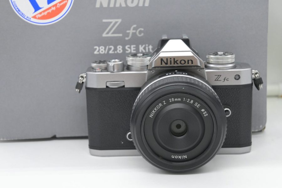 Nikon Z FC con 28