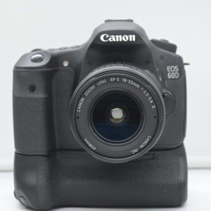 Canon 60D con 18/55 + BATTERY GRIP