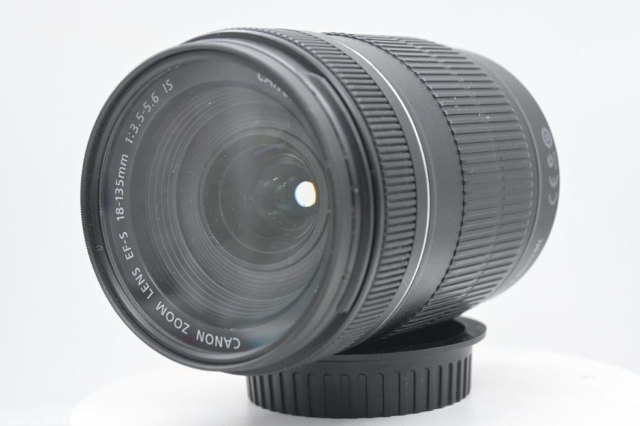 Canon EF-S 18-135mm f/3.5-5.6 IS