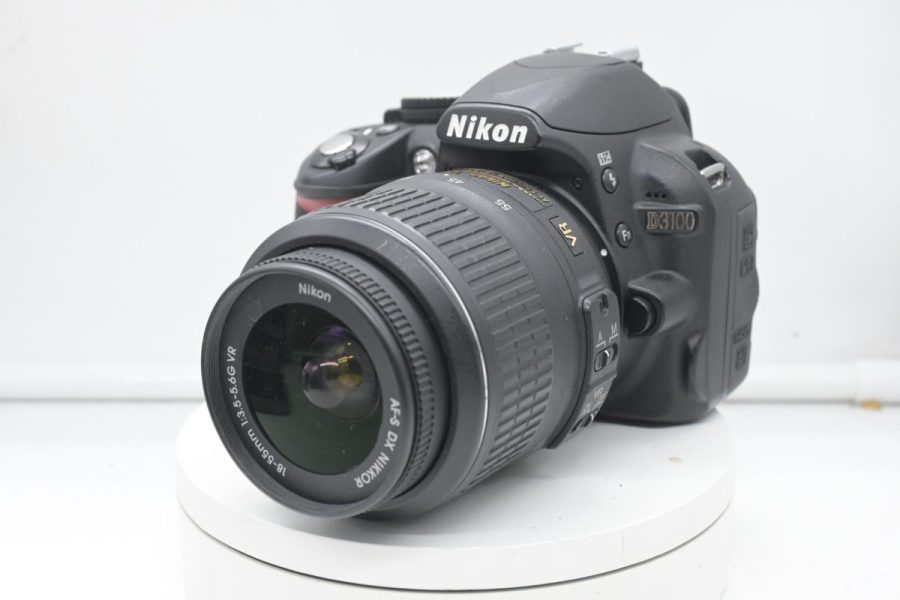 Nikon D3100 con 18-55mm Vr