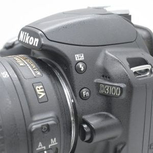 Nikon D3100 con 18-55mm Vr