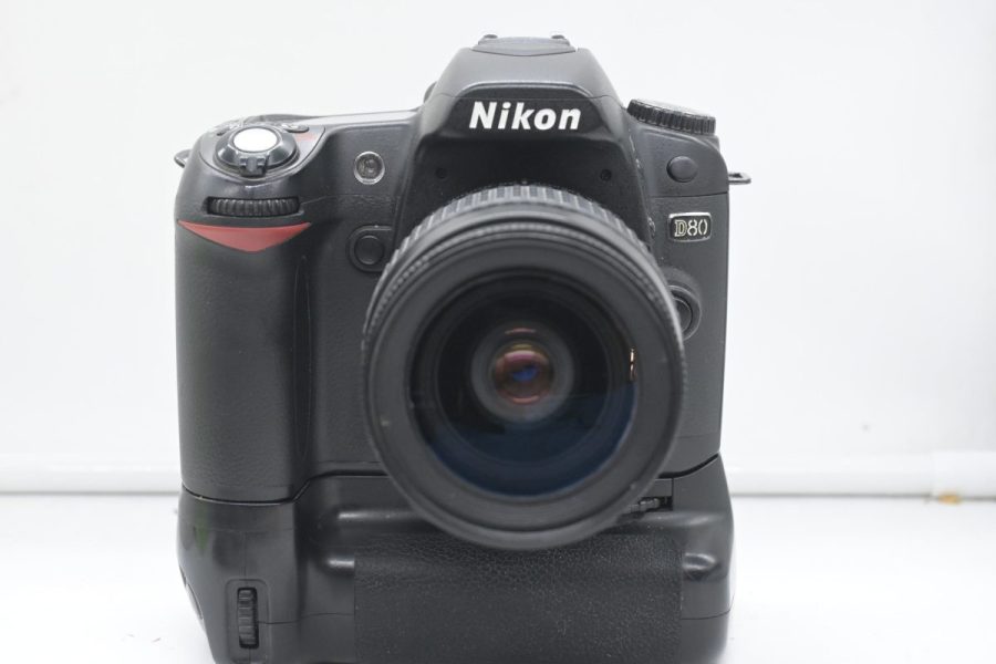 Nikon D80 con 28-80mm