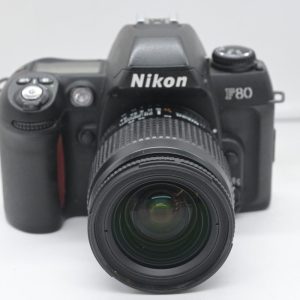 Nikon F80 con 28/80