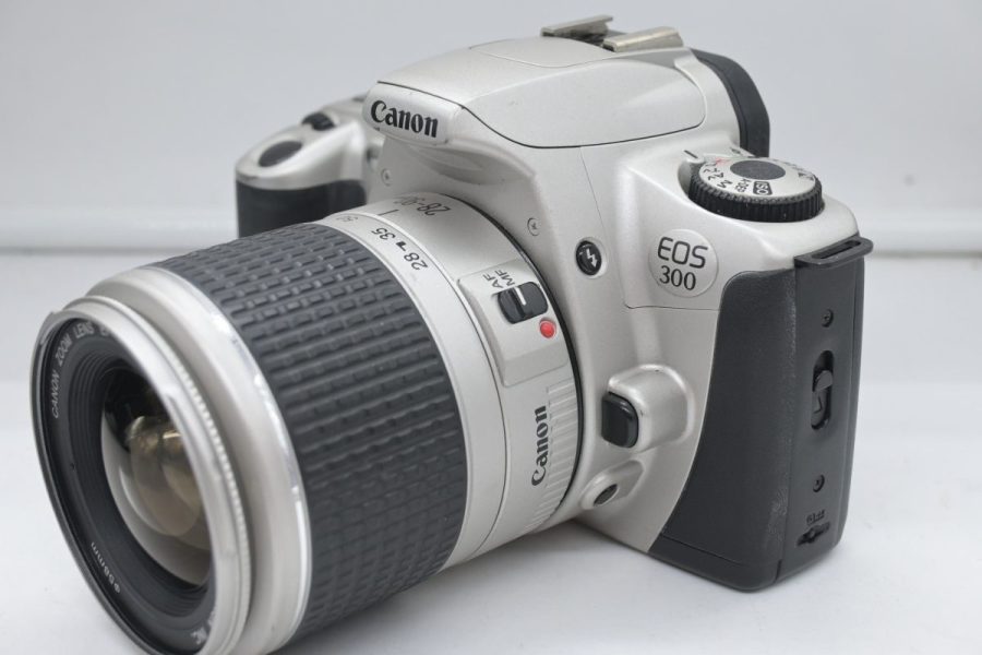 Canon EOS 300 con 28-90mm