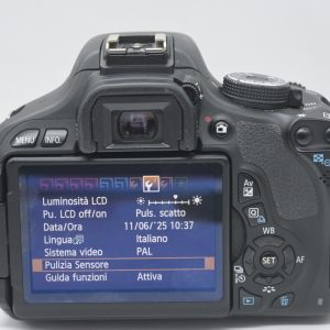 Canon EOS Rebel T3i con 18/55