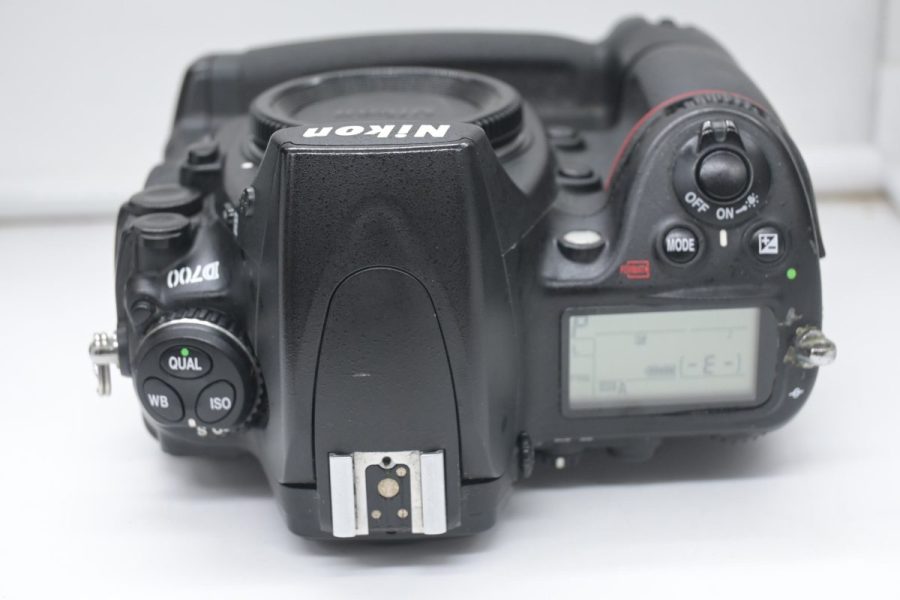 Nikon D700 con MB-D10