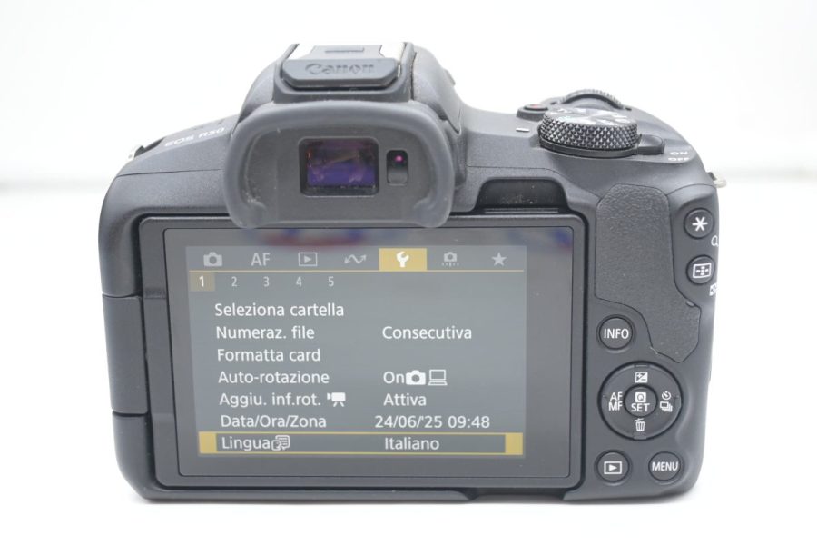 Canon EOS R50 con 18/45