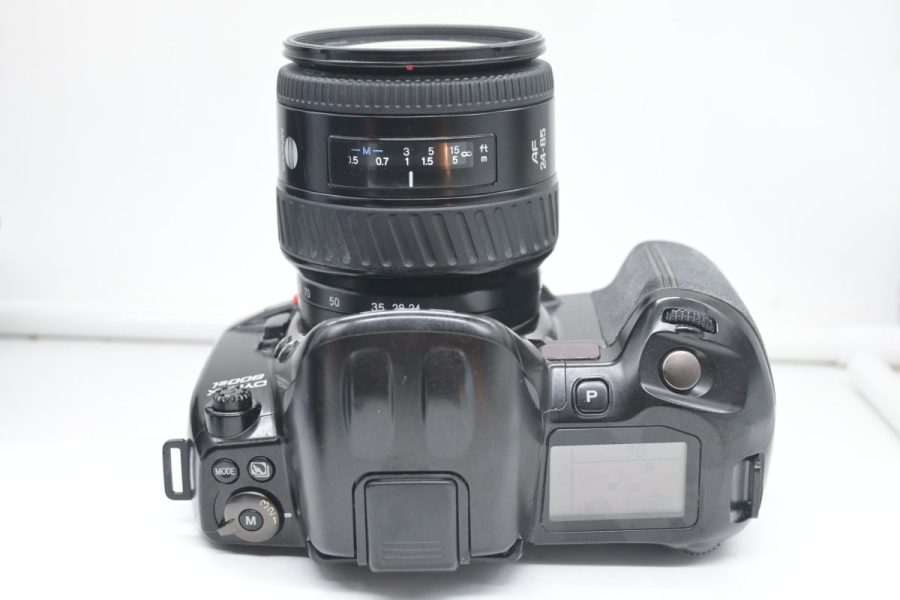 Minolta Dynax 800si con 24-85mm