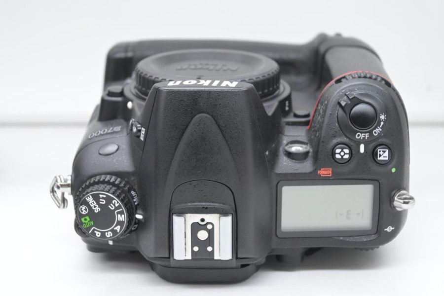 Nikon D7000 + Impugnatura