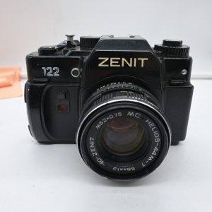 Zenit 122 con Helios 44M-7